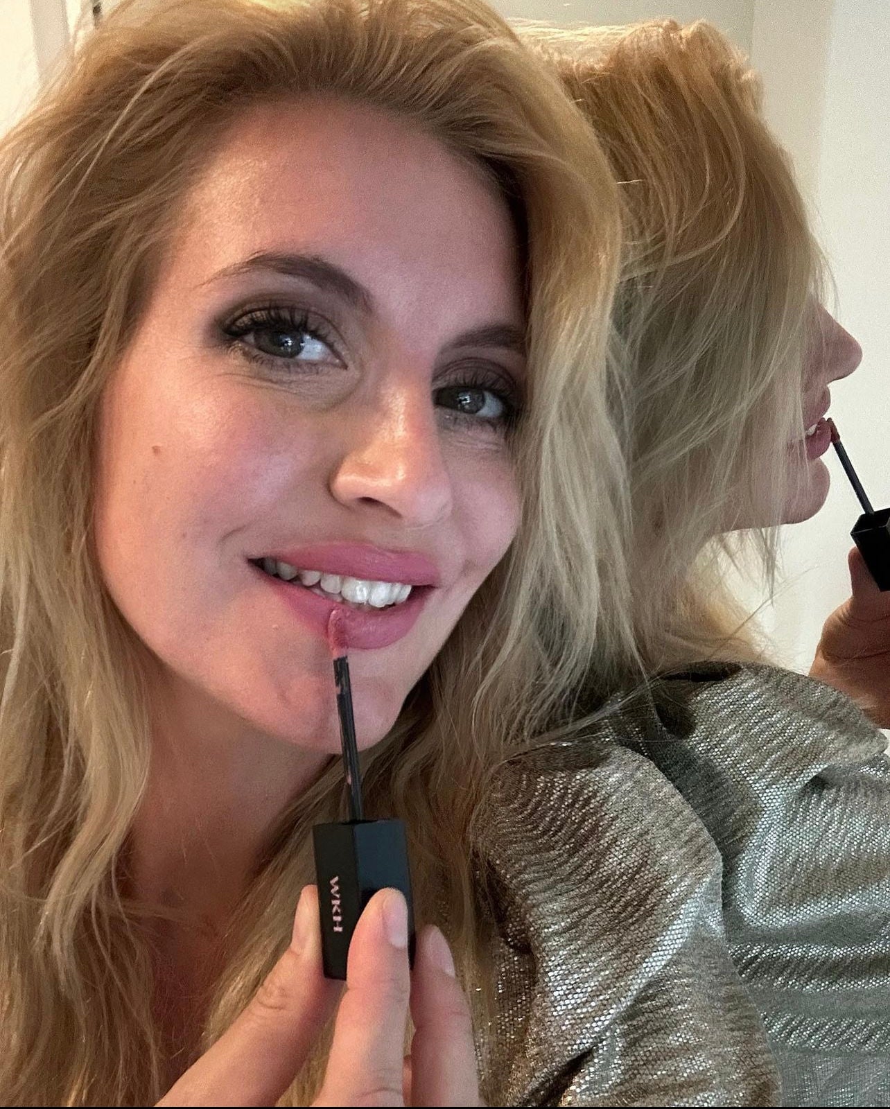 03. TULIP. - Pink Longlasting Lipstick - Premium Lippenstift from DUTCH. Cosmetx - Just €22.99! Shop now at DUTCH.