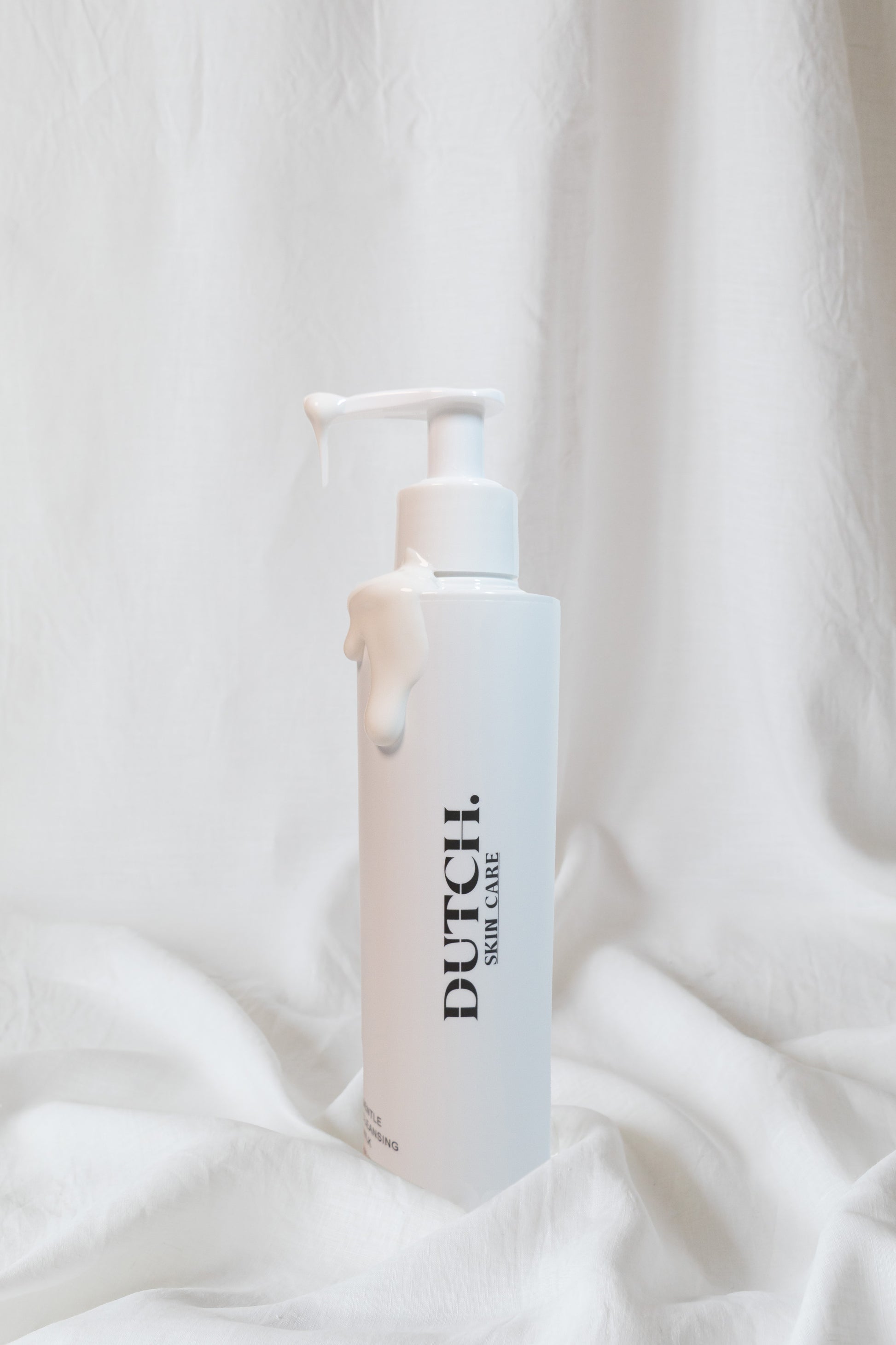 MILDE GEZICHTSREINIGER. - Premium Skin-Care from DUTCH. - Just €23! Shop now at DUTCH.