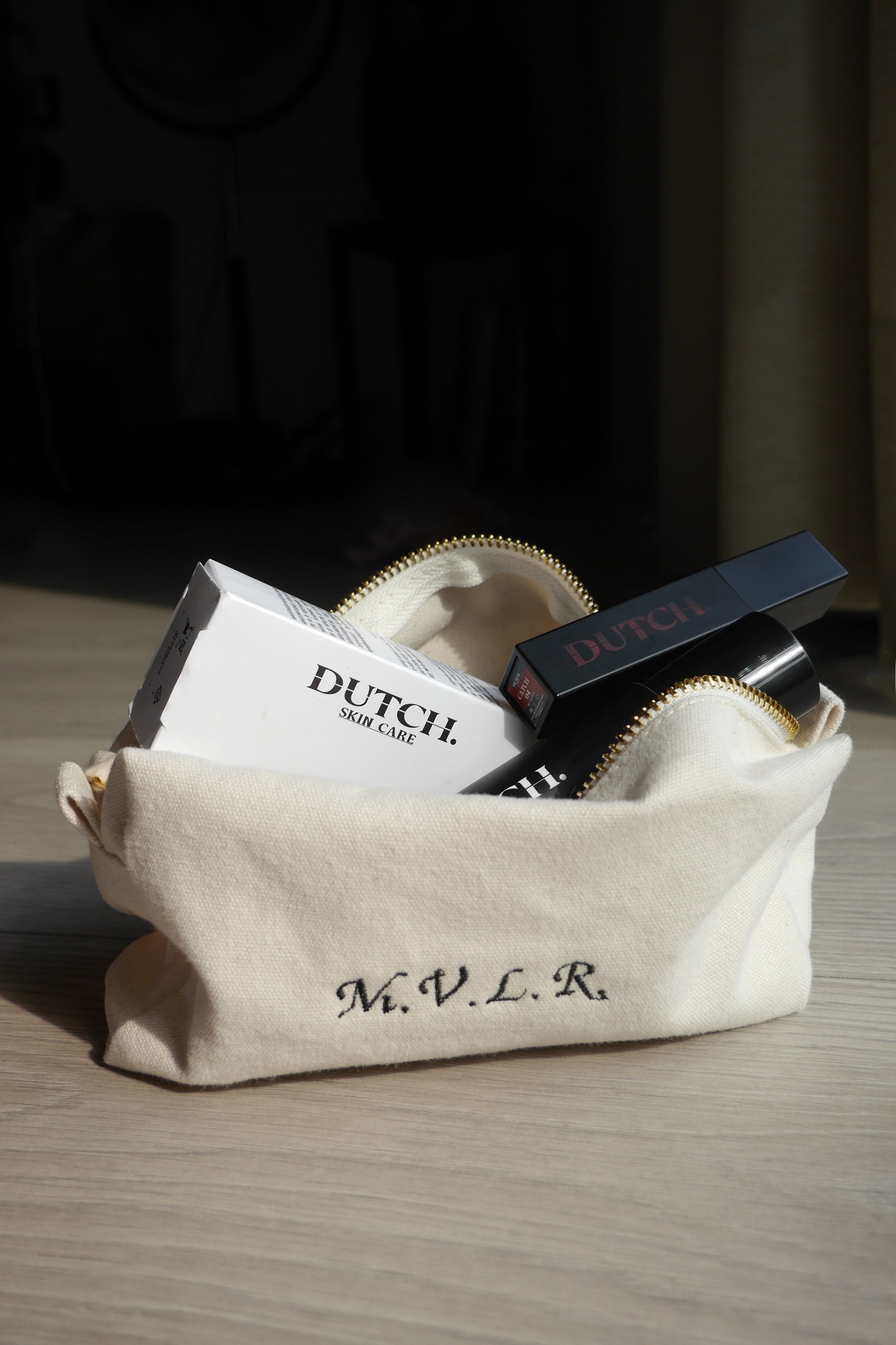 HELLO BABY! - Bag & Blanket Giftset (personalizable) - Premium Bundels from DUTCH. - Just €39.99! Shop now at DUTCH.