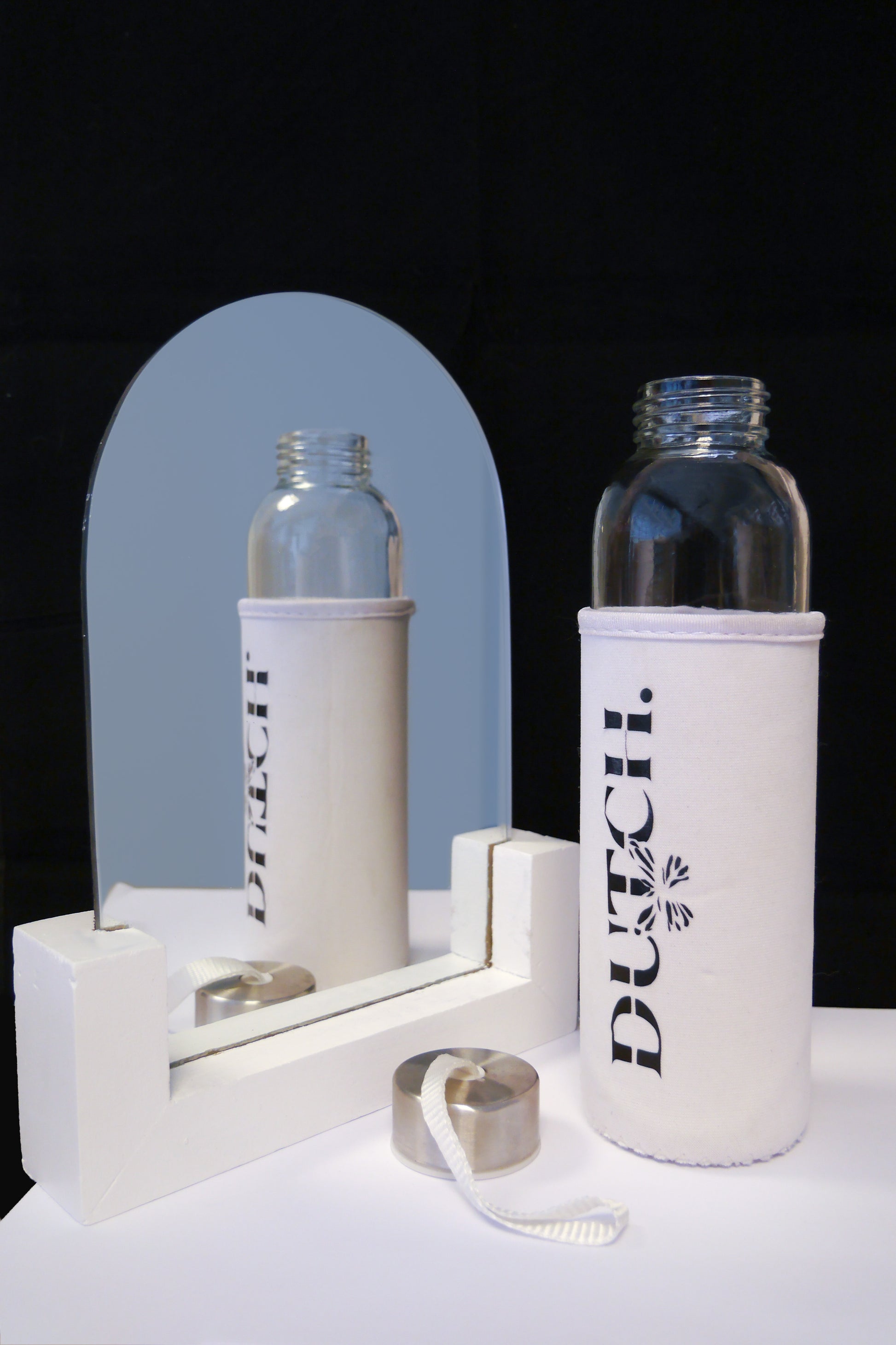 DUTCH.  - GLASS BOTTLE (with sleeve). - Premium Glazenfles from DUTCH. - Just €17.99! Shop now at DUTCH.